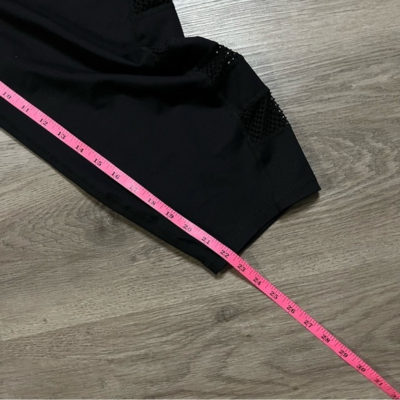 Torrid Active Womens Hi-Rise Black 7/8s Length Mesh Panels Size 6X - Picture 6 of 7